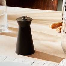 Ladda upp bild till gallerivisning, Pépé le Moko pepparkvarn