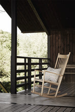 Ladda upp bild till gallerivisning, Wegner J16 Rocking Chair