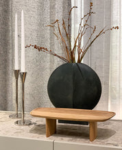 Ladda upp bild till gallerivisning, Junto träbricka ich Lucia-ljusstakar