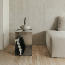 Ladda upp bild till gallerivisning, Rivet Box Table