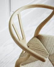 Ladda upp bild till gallerivisning, CH24 Y-stolen - Ek/naturflätat papperssnöre
