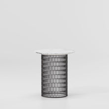 Ladda upp bild till gallerivisning, Mesh sidobord Ø48