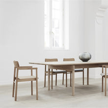 Ladda upp bild till gallerivisning, Post Table