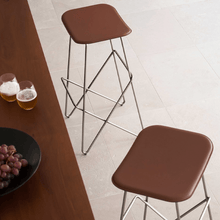 Ladda upp bild till gallerivisning, Endless barstool
