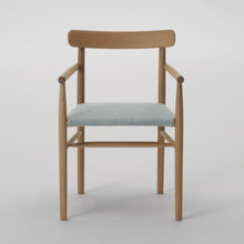 Ladda upp bild till gallerivisning, Lightwood Armchair (stoppad sits)
